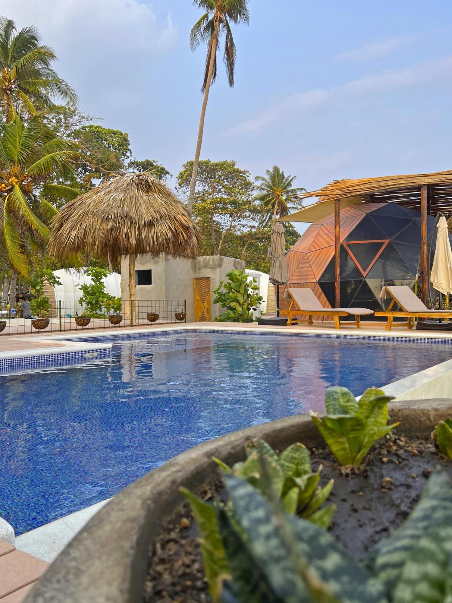 Almare Zonte - Beachfront Glamping Hotel El Zonte Exterior photo